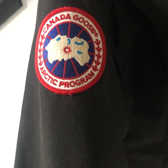 Authentic Canada Goose Women’s Trillium Parka, XS - Picture 7 of 12